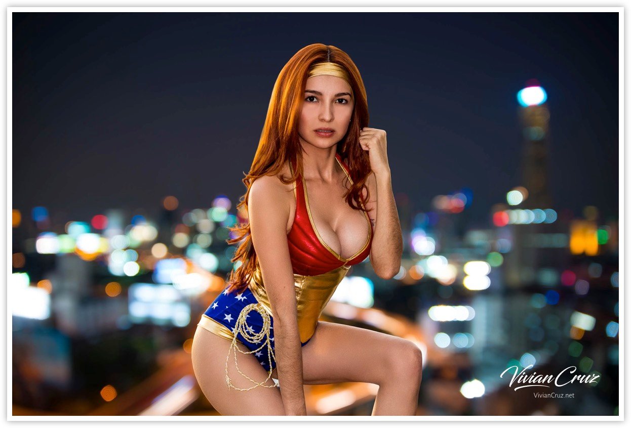 Vivian Cruz Wonder Woman Cosplay Hot